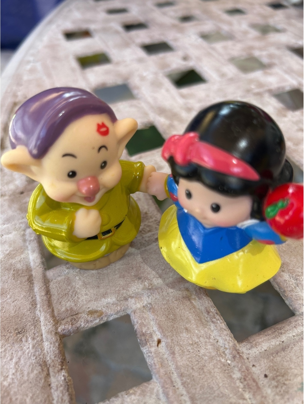 Snow White and Dopey fisher-Price little people